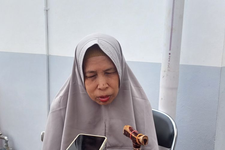 Yumsari Dahlia (65), warga Jalan Matraman Dalam, Pegangsaan, Menteng, Jakarta Pusat penerima bantuan renovasi rumah dari Pemerintah Provinsi DKI Jakarta saat ditemui Minggu (10/9/2023).