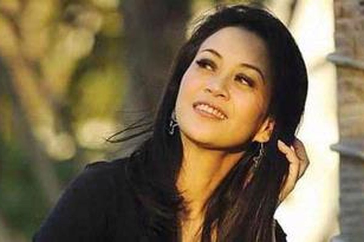 Zoya tak pernah kehabisan energi untuk membuat petir yang menyambar pikiran sesat orang tentang seks.