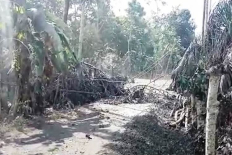 Penampakan sumur bor yang menyemburkan lumpur di di Desa Tanjong Meunye, Kecamatan Tanah Jambo Aye, Kabupaten Aceh Utara, Rabu (23/1/2018) 