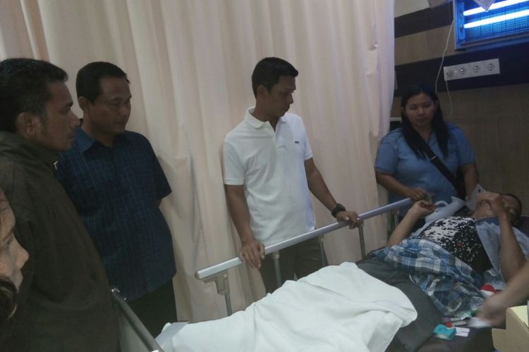 Korban peluru nyasar polisi,dafriago saat mendapat perawatan di rumah sakit santa maria pekanbaru(dokumentasi humas polda riau)