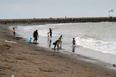 Menyisir Pantai Lhok Puuk...