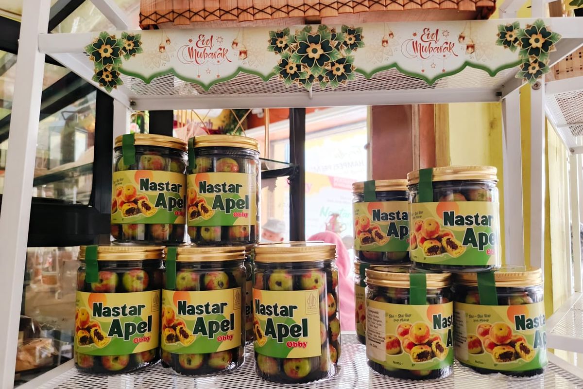 Inovasi baru dari Kota Batu, Nastar Apel dalam kemasan tabung yang diproduksi oleh Rumah Kue Obby.