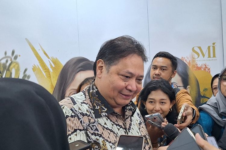 Menteri Koordinator Bidang Perekonomian Airlangga Hartarto dalam acara peluncuran buku berjudul No Limits Reformasi dengan Hati pada Jumat (21/9/2024). 