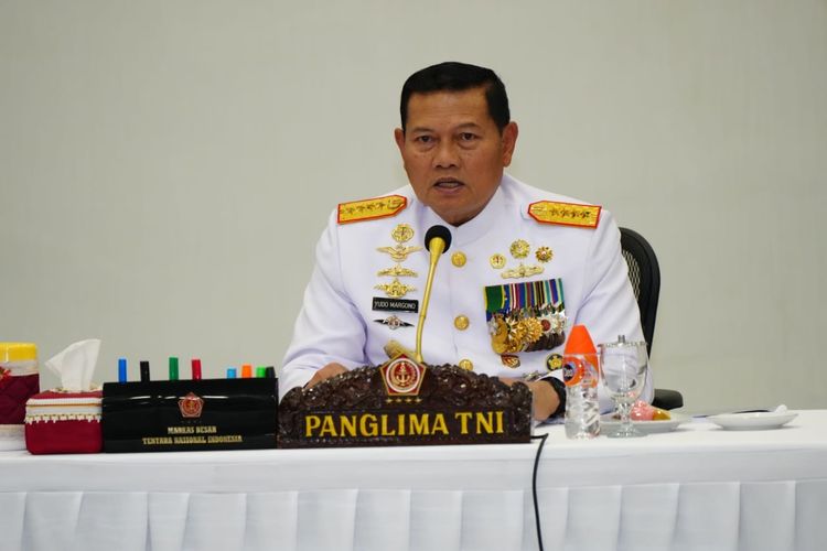 Panglima TNI Laksamana Yudo Margono menerima paparan terkait penyelenggaraan KTT ke-43 ASEAN, bertempat di Wisma Ahmad Yani, Menteng, Jakarta Pusat, Kamis (17/8/2023).