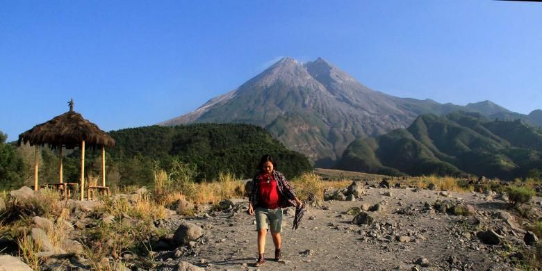 Area bekas terdampak erupsi Gunung Merapi, Yogyakarta sangat cocok untuk wisata petualangan.