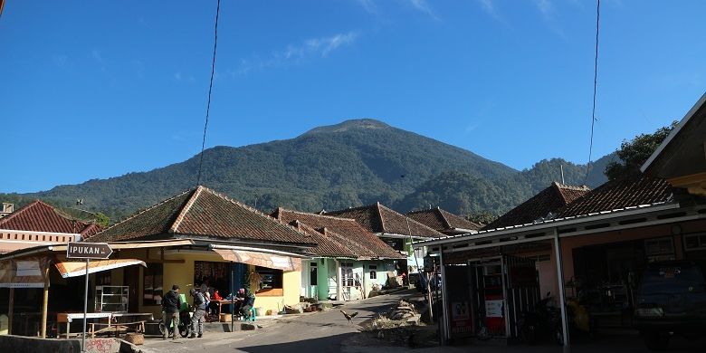 Terpikat Pesona Gunung Ciremai Gunung Tertinggi Di Jawa Barat