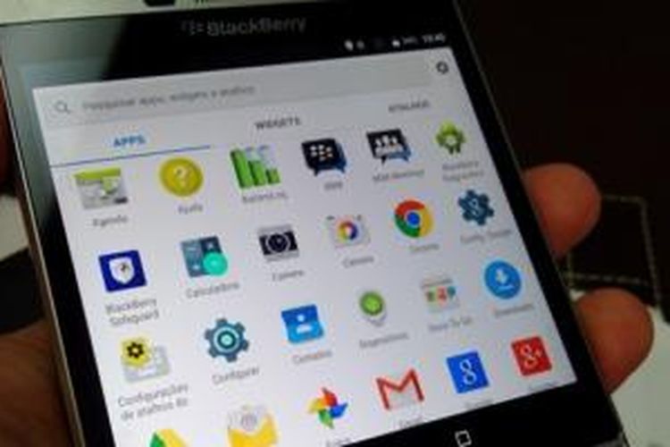 Tampilan Blackberry Passport Silver Edition menggunakan sistem operasi Android