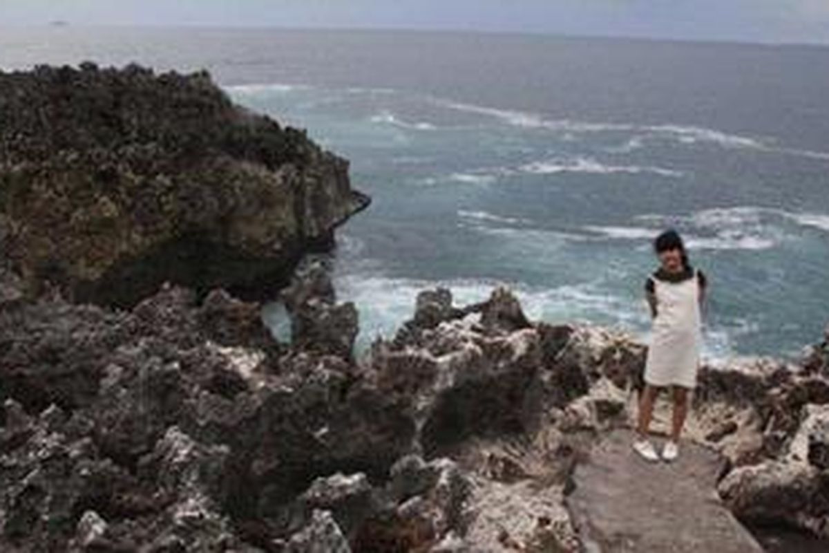 Wisatawan di Pantai Water Blow, Nusa Dua, Bali