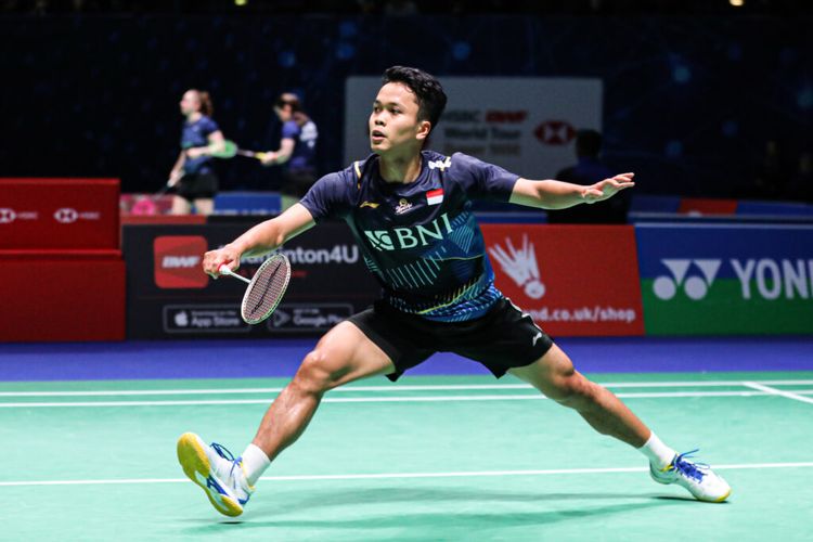 Aksi Anthony Sinisuka Ginting kala berhadapan dengan Kantaphon Wangcharoen dalam babak 32 besar All England 2023 di Utilita Arena, Birmingham, Inggris, Selasa (14/3/2023). Terkini, Anthony Ginting menelan kekalahan pada perempat final All England 2023 kontra wakil Denmark Anders Antonsen, Sabtu (18/3/2023) dini hari WIB. Artikel ini berisi jadwal dan harga tiket Indonesia Open 2023.