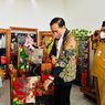 Jokowi Beli Jaket Motif Batik Buatan UMKM Blora, Begini Gayanya
