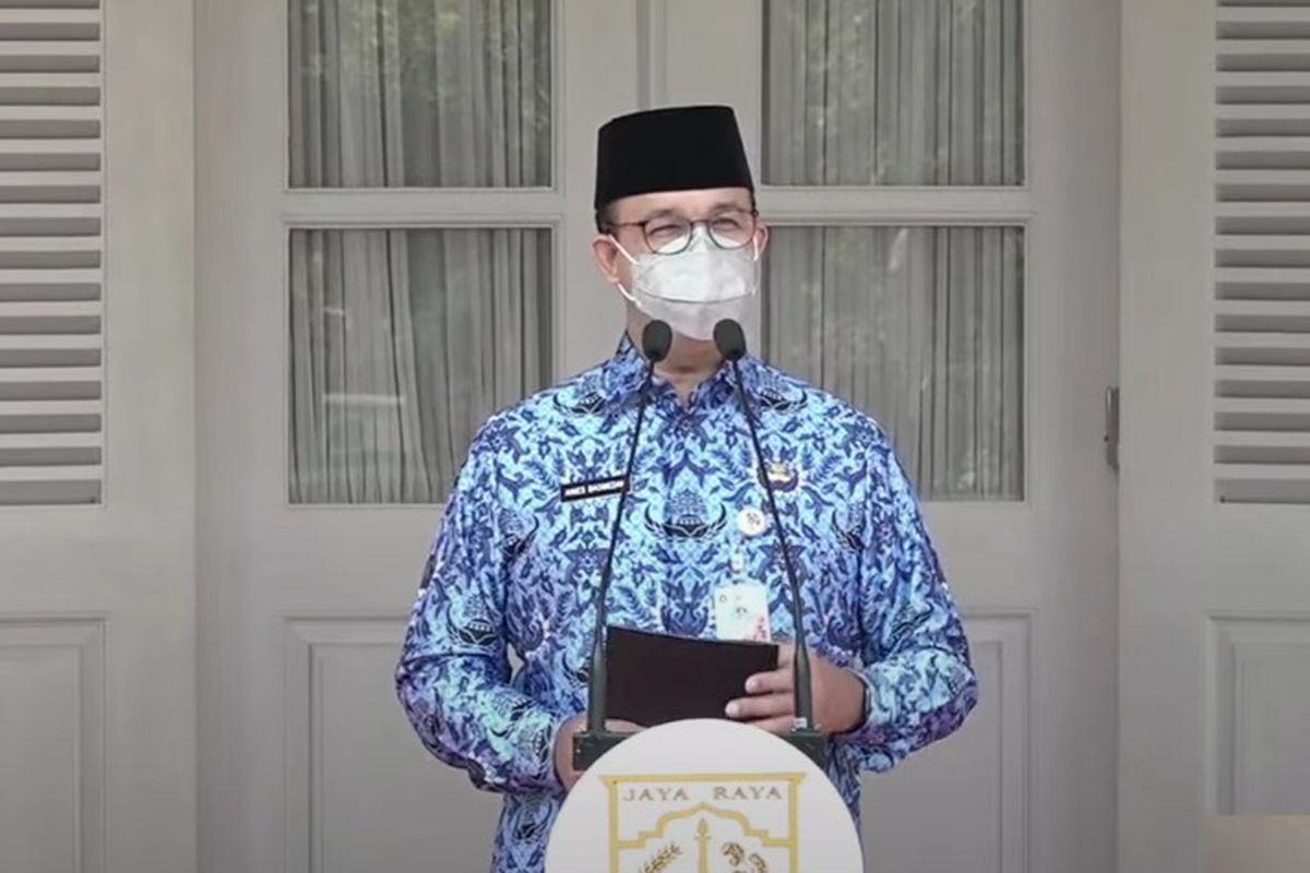 Gubernur DKI Jakarta Anies Baswedan saat upacara peringatan Rapat Besar Ikada ke-76, Senin (20/9/2021)