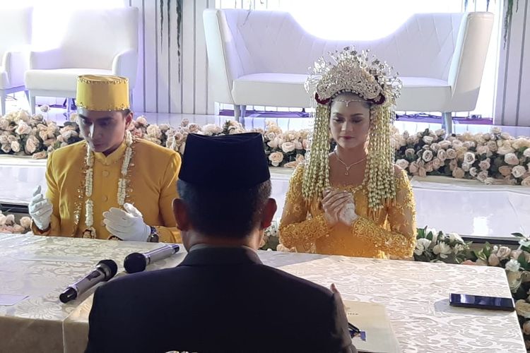 Lutfi Agiza dan Nadya Indryani menikah di Hotel Aston kawasan Jakarta Selatan, Sabtu (9/10/2021). 