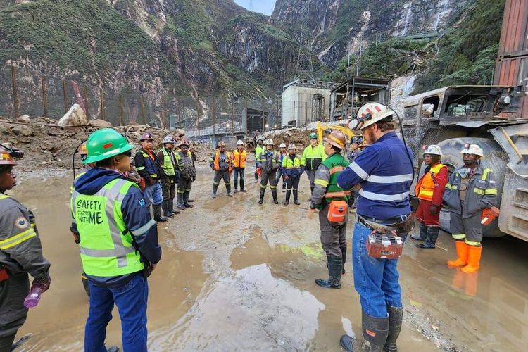 Keadaan areal Mil 74 PTFI pasca diterjang banjir pada Sabtu (11/2/2023) lalu, Mimika, Papua Tengah, Senin (13/2/2023)