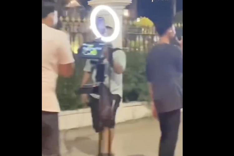 Tangkapan layar fenomena ngamen online di sepanjang jalan Malioboro.
