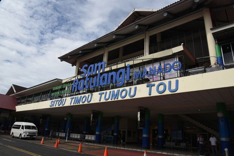 Bandara Sam Ratulangi Manado.