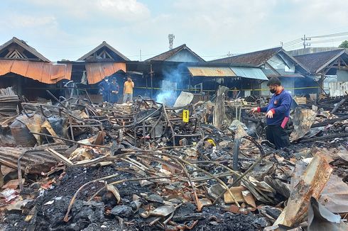 Tim Labfor Amankan Kabel hingga Kipas Angin dari Lokasi Kebakaran Pasar Ngadiluwih Kediri