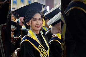 Kisah Bulan, Lulusan Terbaik UPN Jogja yang Sudah Kerja di BI Sebelum Wisuda