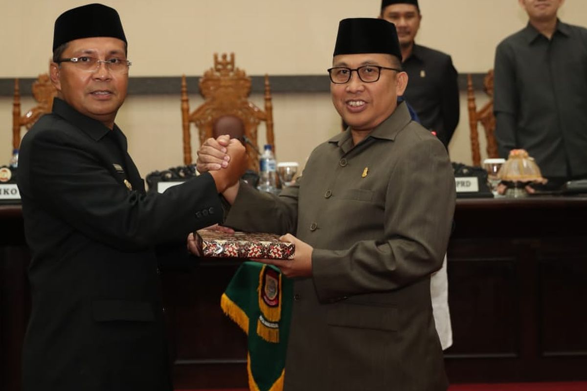 Wali Kota Makassar Danny Pomanto usai Rapat Paripurna Penyampaian LKPJ tahun anggaran 2018 dan LKPJ akhir masa jabatan Walikota Makassar di gedung DPRD Makassar, Rabu (10/4/2019), Danny 