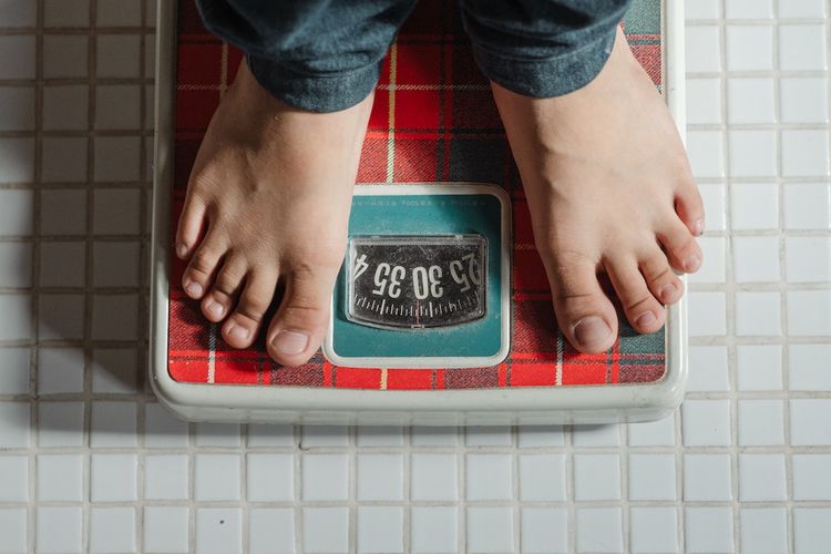 Mengetahui cara menghitung berat badan ideal sangat penting agar bisa menjaga berat badan.