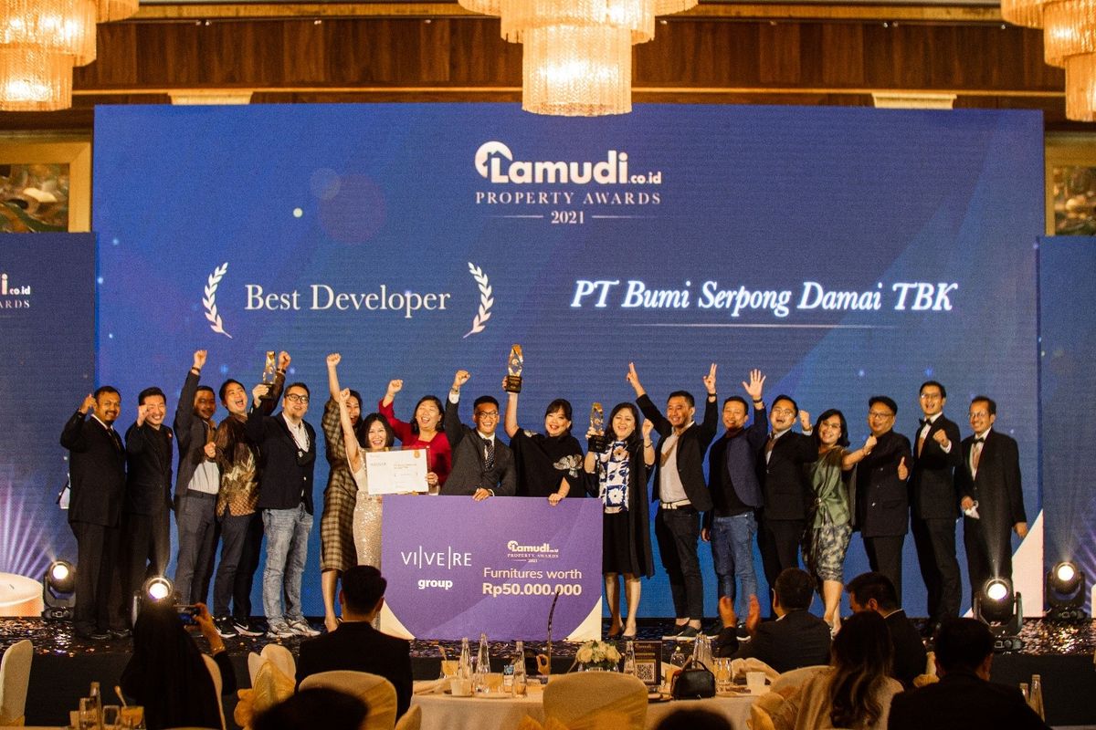 Lamudi.co.id Property Awards 2021 ini merupakan Sebagai bentuk apresiasi terhadap pengembang-pengembang yang tetap berinovasi di tengah kondisi ketidakpastian akibat pandemi Covid-19, perusahaan teknologi di bidang properti (PropTech), Lamudi.co.id, menggelar ajang penghargaan Lamudi.co.id Property Awards 2021. PT Bumi Serpong Damai Tbk pun terpilih sebagai pengembang Indonesia terbaik dalam penganugerahan yang digelar saat Awarding Night & Gala Dinner di Four Seasons Hotel, Jakarta, Jumat (24/6/2022) malam. 