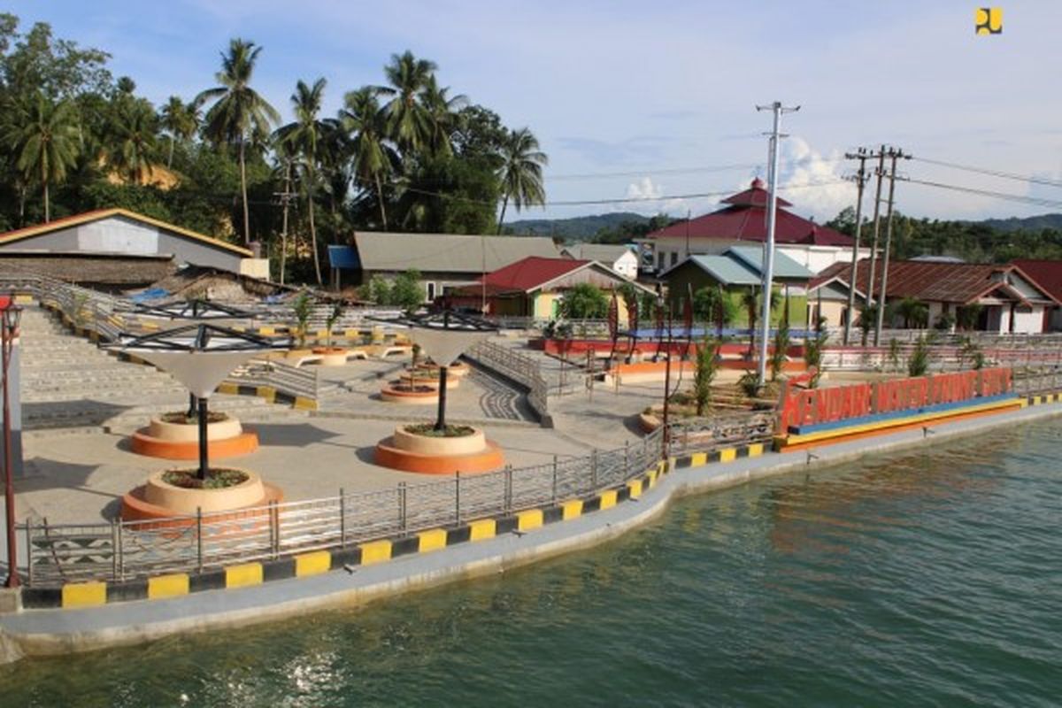 Kawasan kumuh Bungkutoko dan Petoaha disulap jadi waterfront city (wisata air), Kota Kendari, Sulawesi Tenggara.