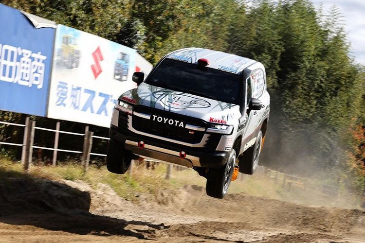 Toyota Land Cruiser 300 yang diturunkan untuk Dakar Rally 2023