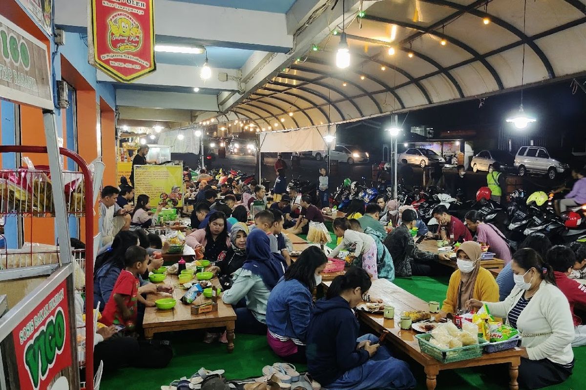 Suasana di Station Rasa Pujasera Hi Tawangmangu.