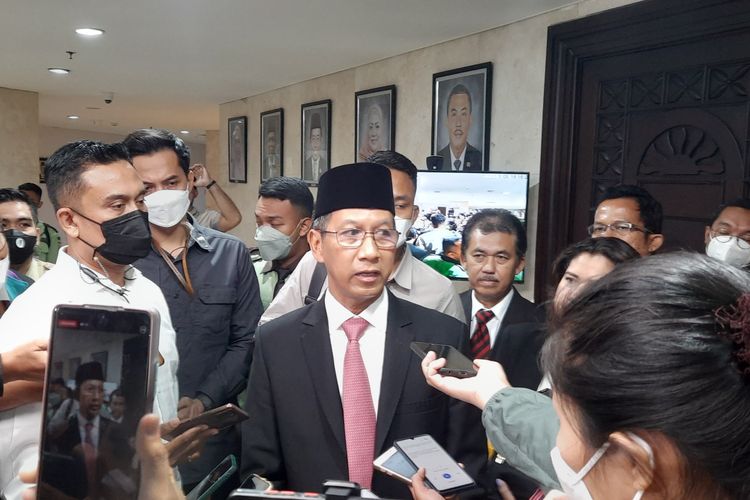 Penjabat Gubernur DKI Jakarta Heru Budi Hartono saat ditemui usai rapat paripurna di Gedung DPRD DKI Jakarta, Gambir, Jakarta Pusat, Selasa (8/11/2022).