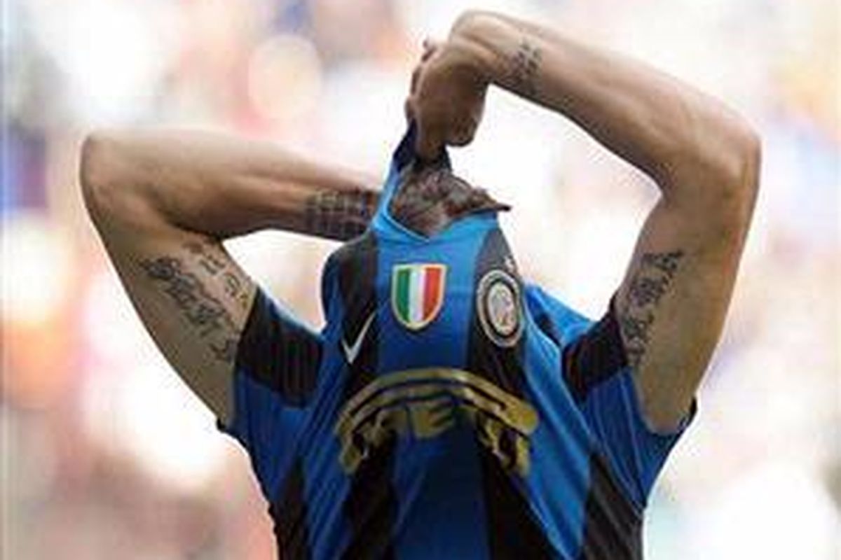 Striker Inter Milan Zlatan Ibrahimovic tidak tahu jika Manchester United menawarnya.