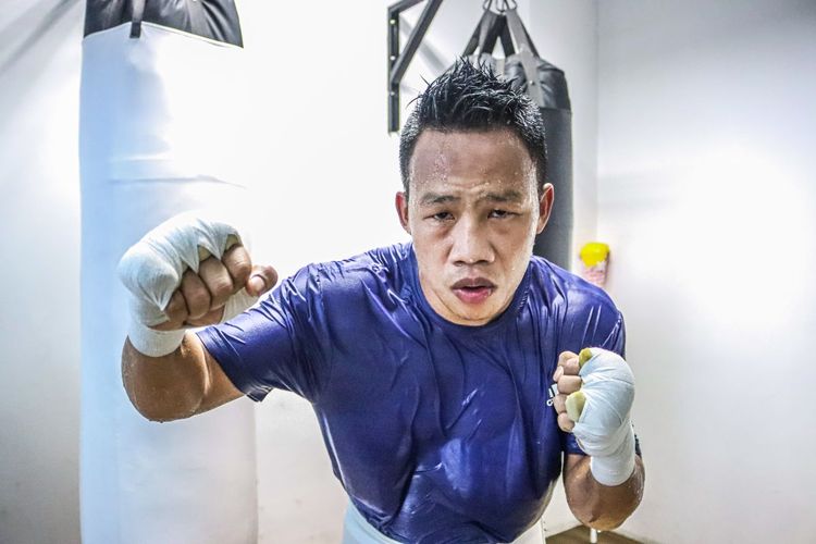 Daud Yordan berpose jelang sesi sparring di Jakarta Selatan, Sabtu (16/10/2021) jelang turun pada laga Daud Yordan vs Ratchata Khaophimai di Pattaya, Thailand, untuk meraih sabuk gelar juara WBC Asian Boxing Council Silver Super Lightweight atau kelas ringan super pada 19 November 2021.