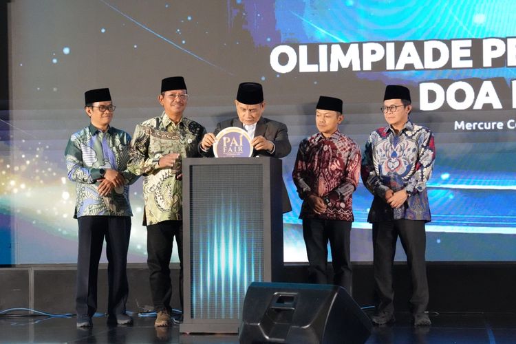 Wakil Menteri Agama (Wamenag), Romo Muhammad Syafi?i, resmi membuka Grand Final Olimpiade Pendidikan Agama Islam (PAI) 2025 dan Doa PAI untuk Bangsa di Jakarta, Minggu (30/11/2025)