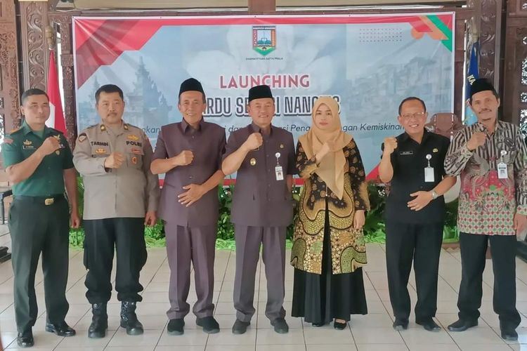 Pemkab Semarang mencanangan program Gardu Serasi Nangkis untuk menangani kemiskinan ekstrem