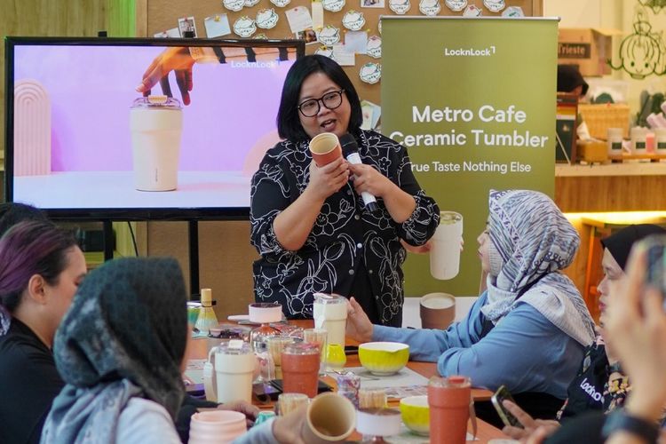 PR & Marketing Manager LocknLock Indonesia, Artini Asputri.
