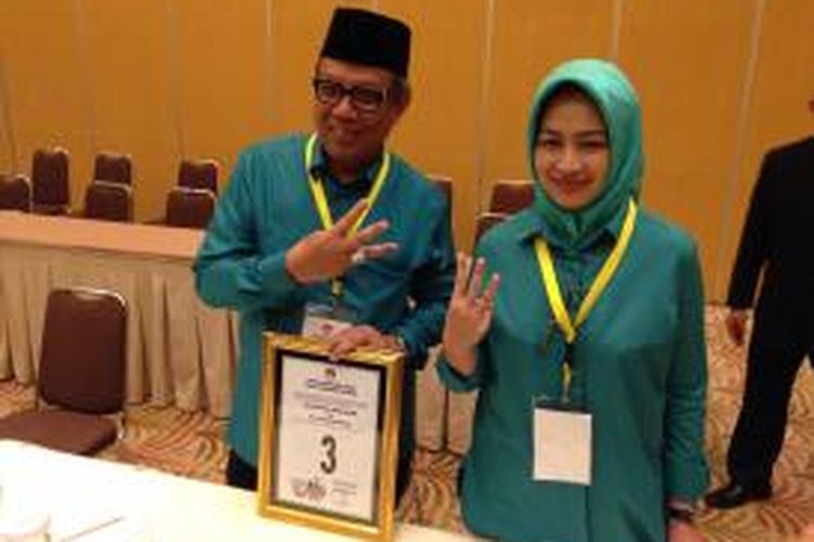 Pasangan Airin Rachmi Diany-Benyamin Davnie maju dalam pemilihan kepala daerah Tangerang Selatan 2015 dengan nomor urut tiga. Airin dan Benyamin diusung oleh koalisi Partai Golkar, PKS, PKB, Nasdem, PAN, dan PPP. 