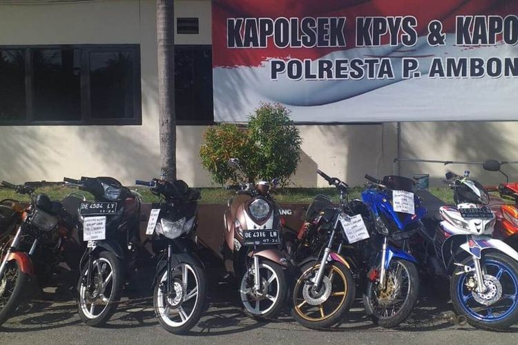 Aparat Polresta Pulau Ambon dan Pulau-Pulau Lease menyita 9 unit sepeda motor yang digunakan untuk balap liar di sejumlah kawasan di kota Ambon, Selasa (3/3/2020)
