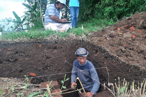 Arkeolog BPCB Jatim Temukan Pagar Candi Agung, Posisinya Terkubur di Bawah Tanah