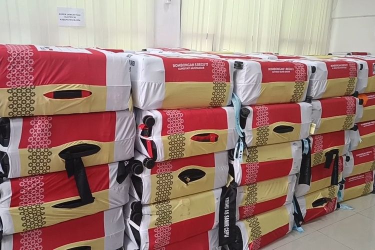 Jelang Keberangkatan Haji, Ada Calon Jemaah Blora Bawa Powerbank dalam Koper