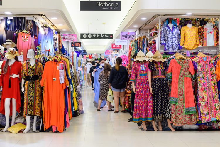 Platinum Mall, salah satu tempat beli oleh-oleh murah di Bangkok, Thailand