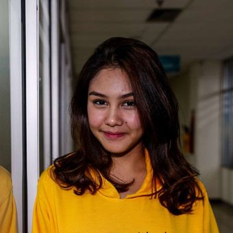 Vanesha Prescilla berpose seusai mempromosikan film yang dia bintangi, Teman Tapi Menikah, di Palmerah, Jakarta, Rabu (21/3/2018).