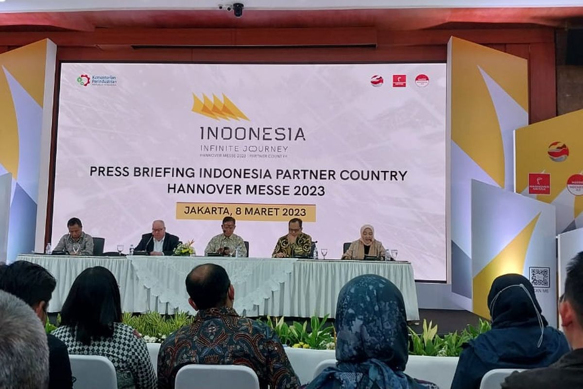 Media press briefing terkait keikutsertaan Indonesia dalam perhelatan Hannover Messe di Jerman pada 17-21 April 2023.