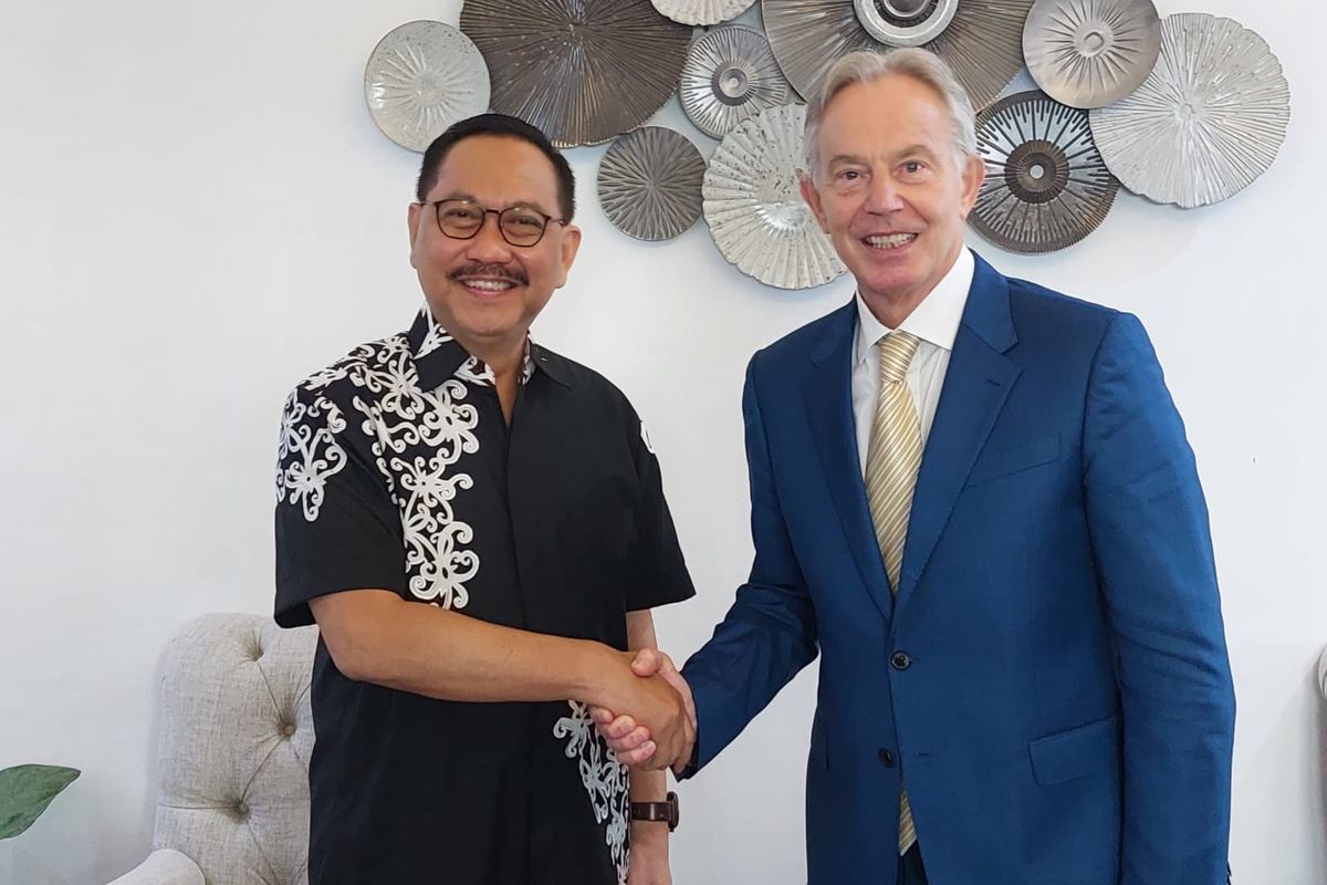 Kepala Otorita Ibu Kota Nusantara Bambang Susantono bertemu dengan mantan Perdana Menteri Inggris Tony Blair di Jakarta, Rabu (1/6/2022).