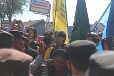 Demo Tolak Tapera, Mahasiswa dan Polisi di Lumajang Saling Dorong