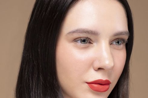 Luna Maya Luncurkan Label Kosmetik