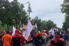 Demo di Balai Kota DKI, Buruh Ingatkan Heru Budi Jangan Arogan