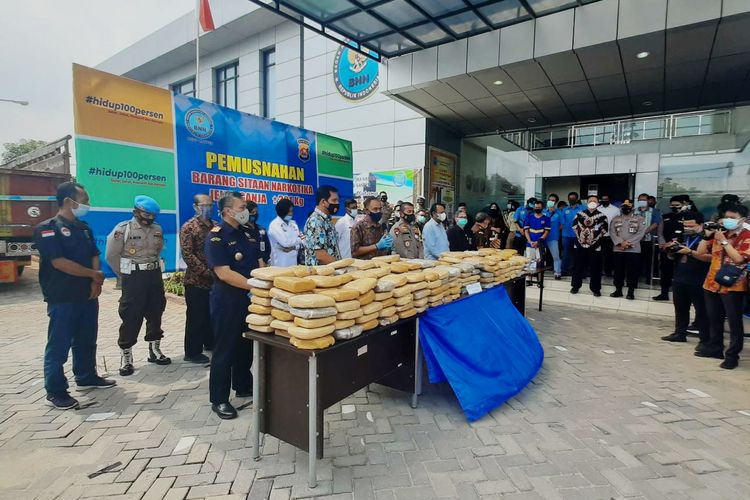 Kepala BNN RI Heru Winarko saat mengunjungi Kantor BNNP Banten