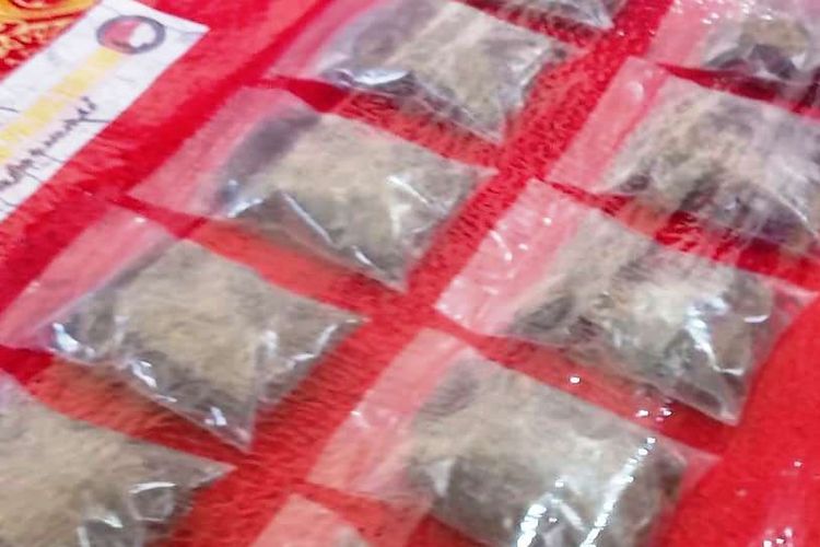 Polisi Gagalkan Peredaran 15 Kg Ganja di Cianjur, Dua Pengedar Buron