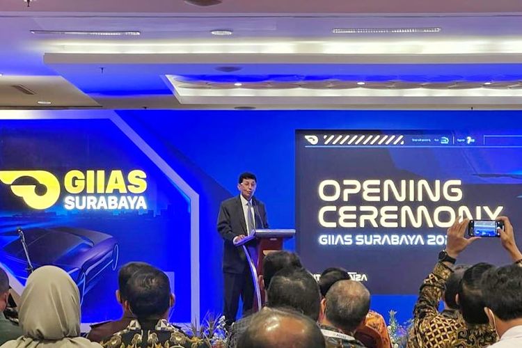  Direktur Jenderal Industri Logam, Mesin, Alat Transportasi dan Elektronika (ILMATE) Kementerian Perindustrian, Taufiek Bawazier memberikan sambutan dalam ajang GIIAS di Surabaya, Kamis (15/9/2022).
