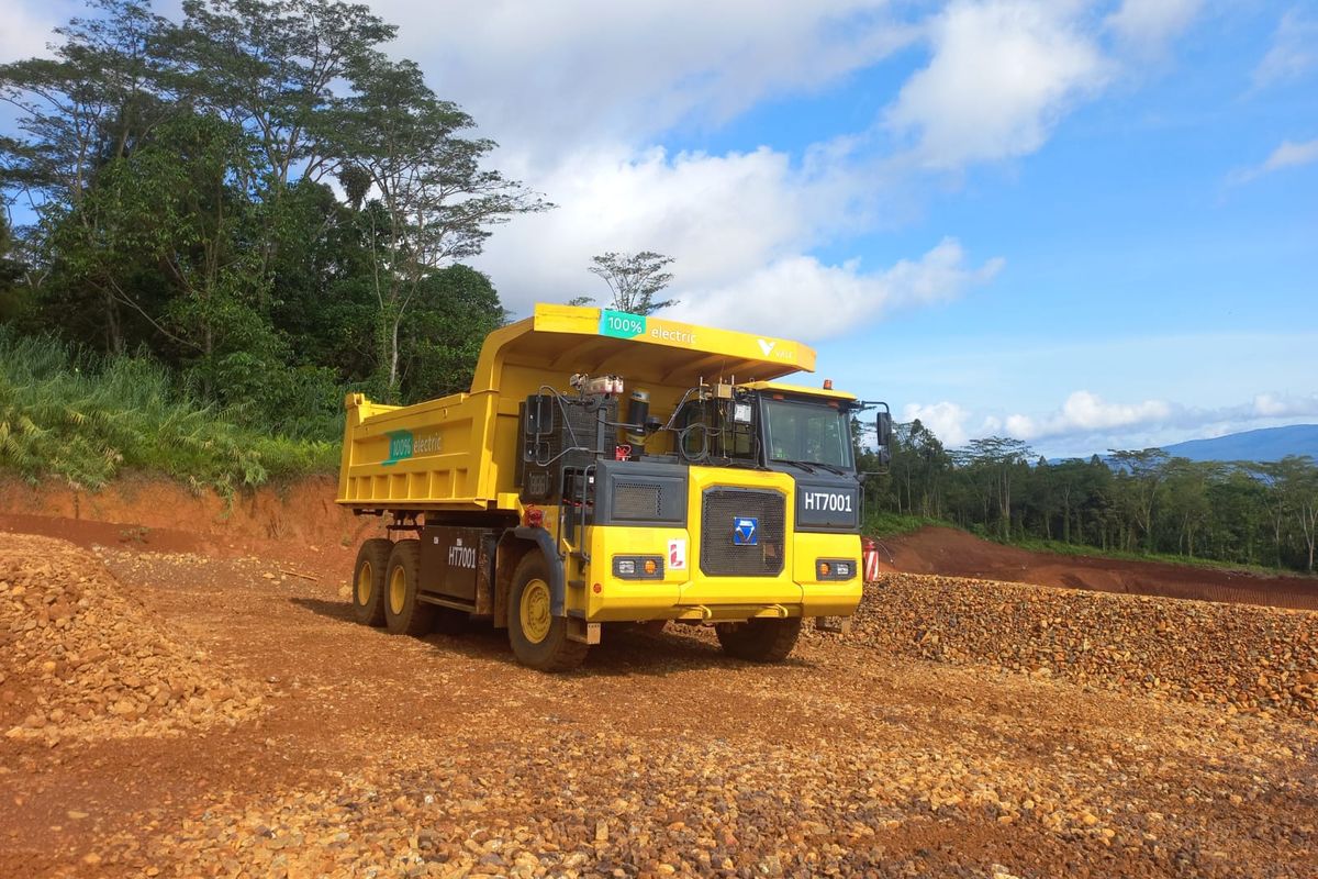 Dump truck listrik milik PT Vale Indonesia yang berada di Blok Sorowako, Sulawesi Selatan