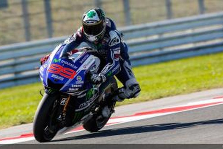 Pebalap Movistar Yamaha, Jorge Lorenzo, membalap di Sirkuit Misano pada sesi kualifikasi GP San Marino, Sabtu (13/9/2014).