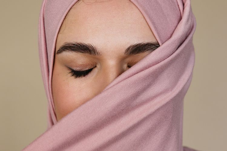 Suci haid setelah Subuh, apakah boleh puasa? Ini hukum menurut mayoritas ulama dan kewajiban qadha Ramadhan.
